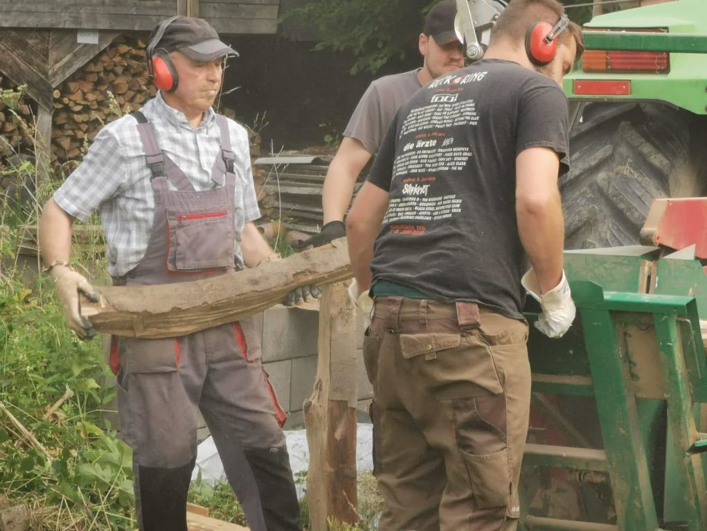 Eifeler Grillholz aus eigener Herstellung Musikverein Niederheckenbach 19